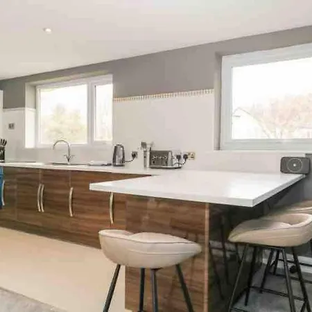 Quarry House,chic And Quirky 3 Storey Home, Centre With Parking *
