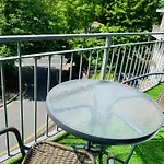 Quarry House,chic And Quirky 3 Storey Home, Access