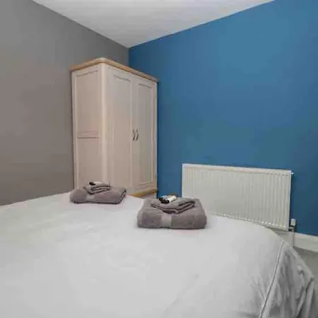 Quarry House,chic And Quirky 3 Storey Home, Access Apartment