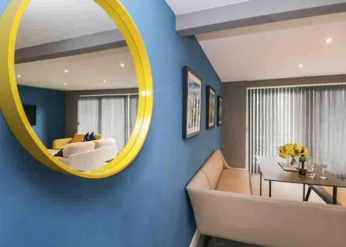 Quarry House,chic And Quirky 3 Storey Home, Access 公寓