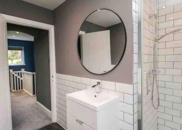 Quarry House,chic And Quirky 3 Storey Home, Access *