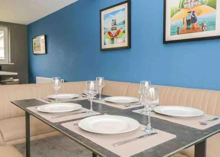 Quarry House,chic And Quirky 3 Storey Home, Access