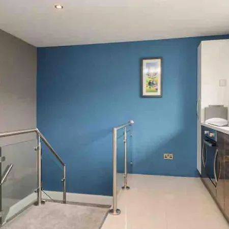 Quarry House,chic And Quirky 3 Storey Home, Centre With Parking