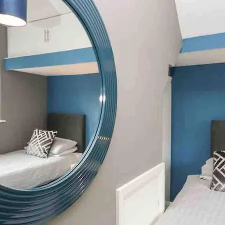 Apartment Quarry House,chic And Quirky 3 Storey Home, Centre With Parking *
