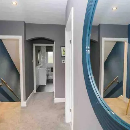 Apartment Quarry House,chic And Quirky 3 Storey Home, Centre With Parking *